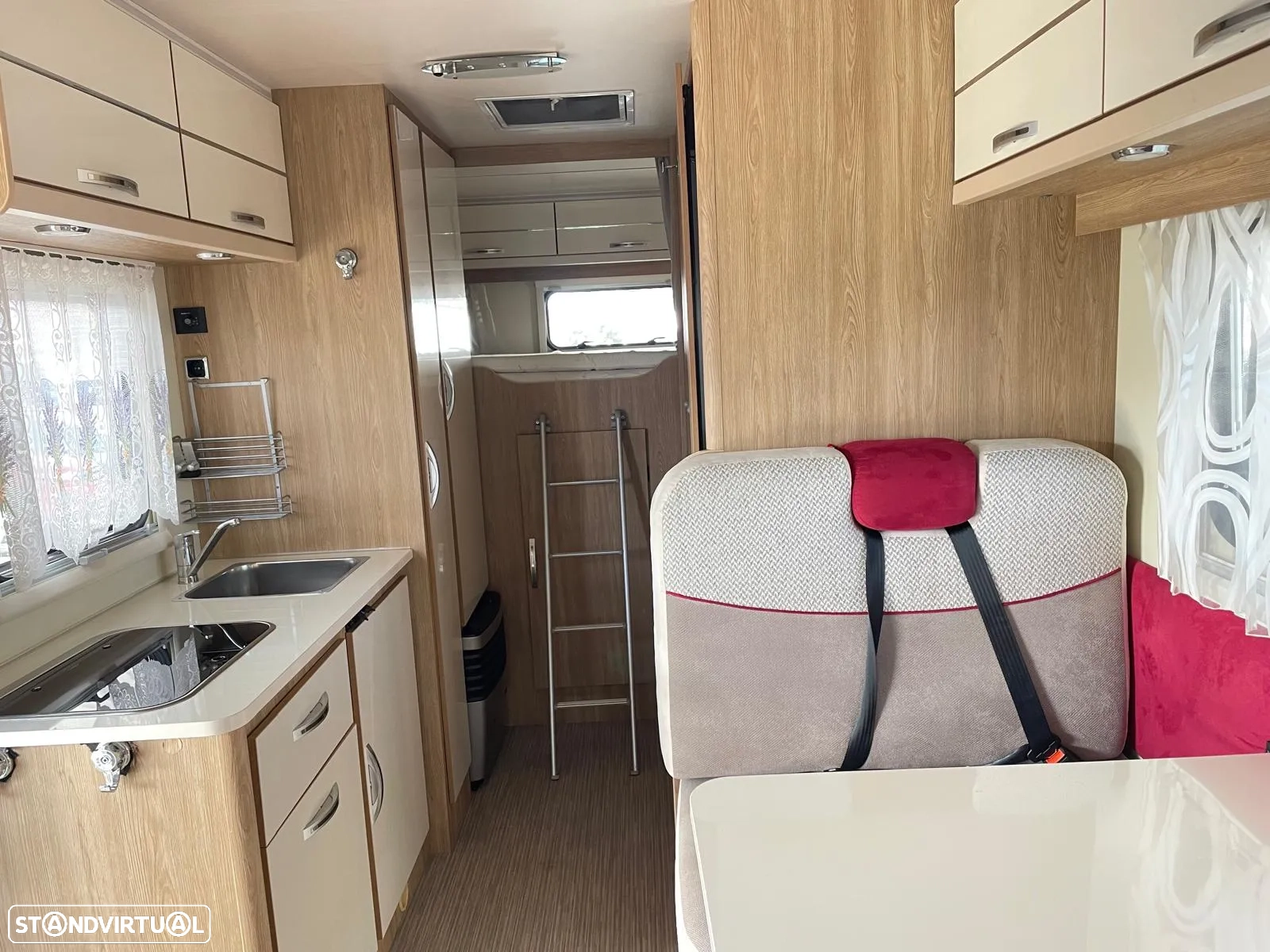 image (8) Rimor Seal 5 - Autocaravana c/Caixa Automática Venda Aluguer Caravanas