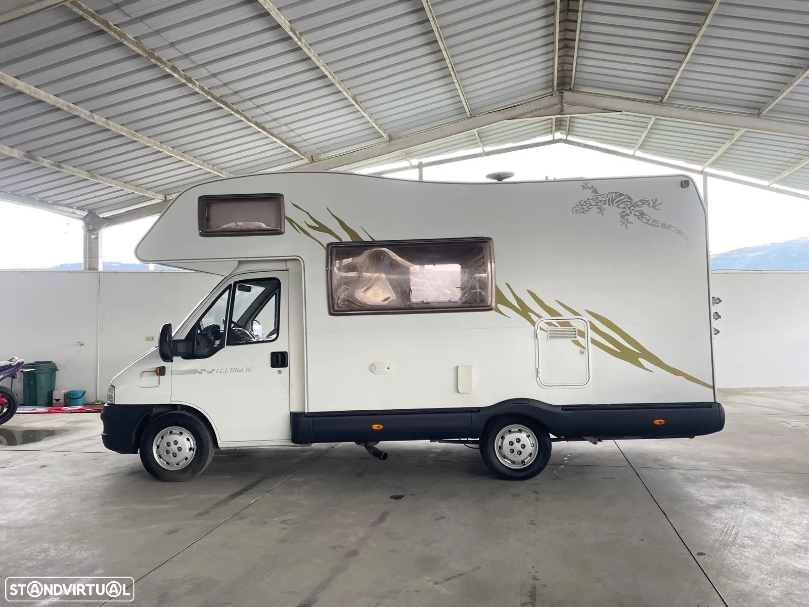 image CI International Elliot 10 - Autocaravana Venda Aluguer Caravanas