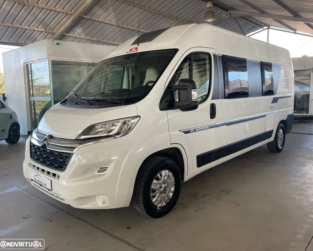 Adria Twin 600 SPT Family - Autocaravana Venda Aluguer Caravanas