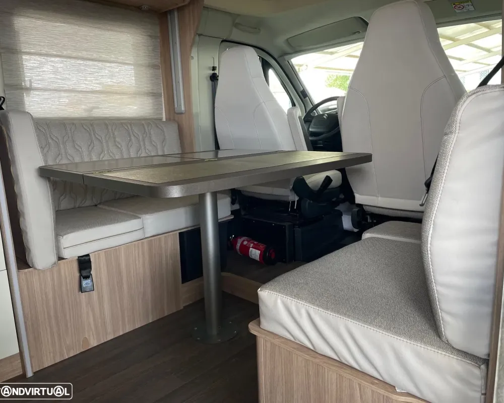 Burstner Lyseo Time Fidelity - Autocaravana c/Camas Central e Elevatória Venda Aluguer Caravanas