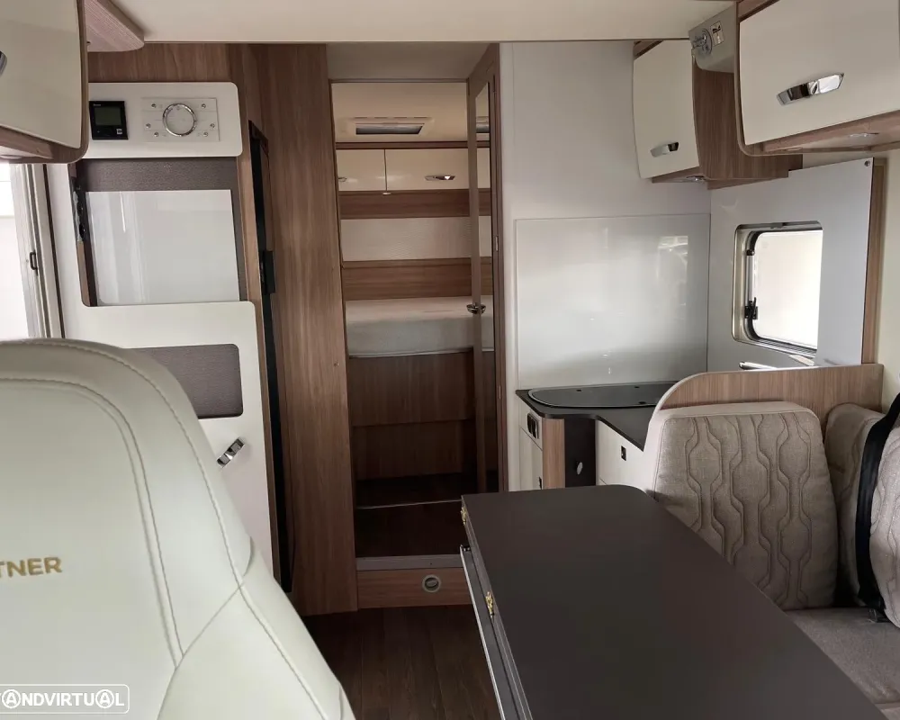 Burstner Lyseo Time Fidelity - Autocaravana c/Camas Central e Elevatória Venda Aluguer Caravanas
